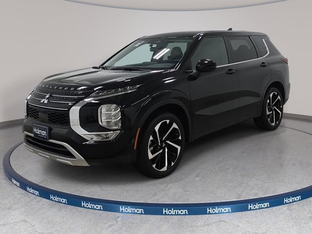 Used 2024 Mitsubishi Outlander SE AWD/4WD image 1