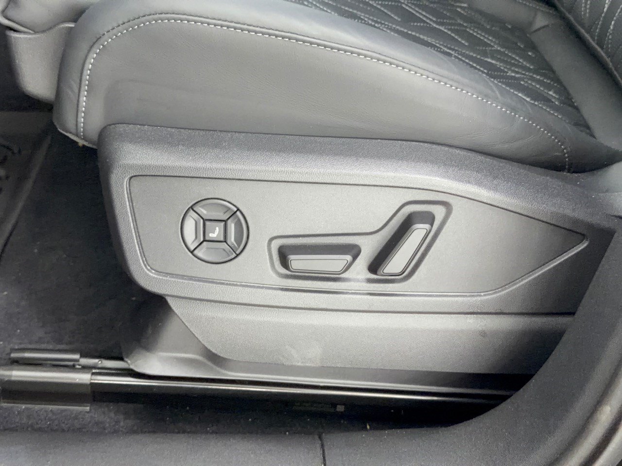 Used 2025 Audi SQ5 Premium Plus AWD/4WD image 16