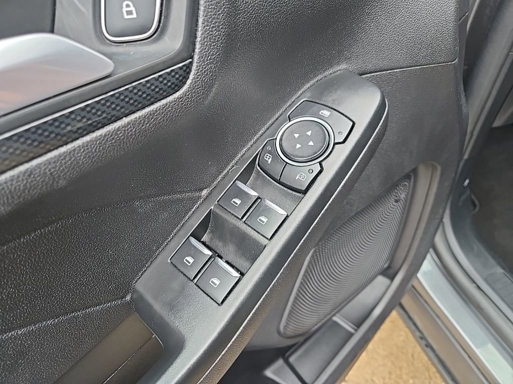 Used 2025 Ford Escape ST-Line image 30