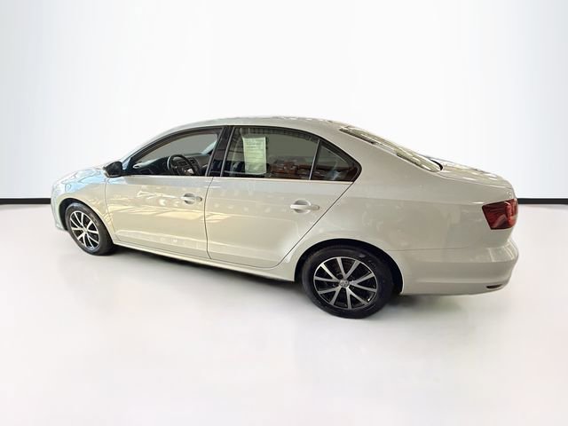 Used 2018 Volkswagen Jetta SE FWD image 3