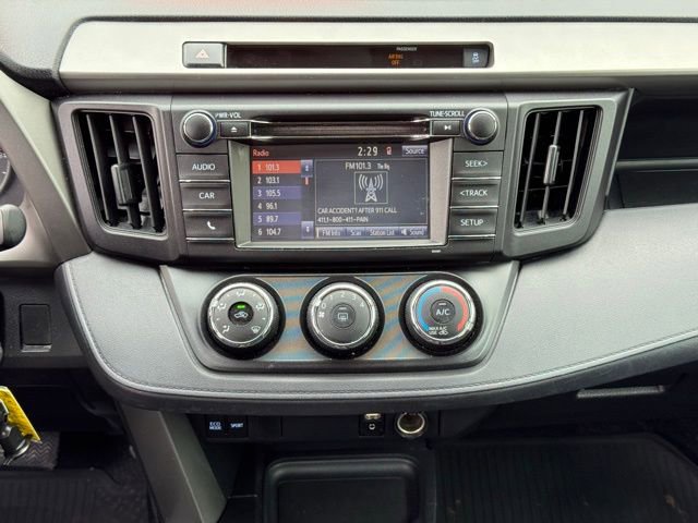 Used 2016 Toyota RAV4 LE image 13