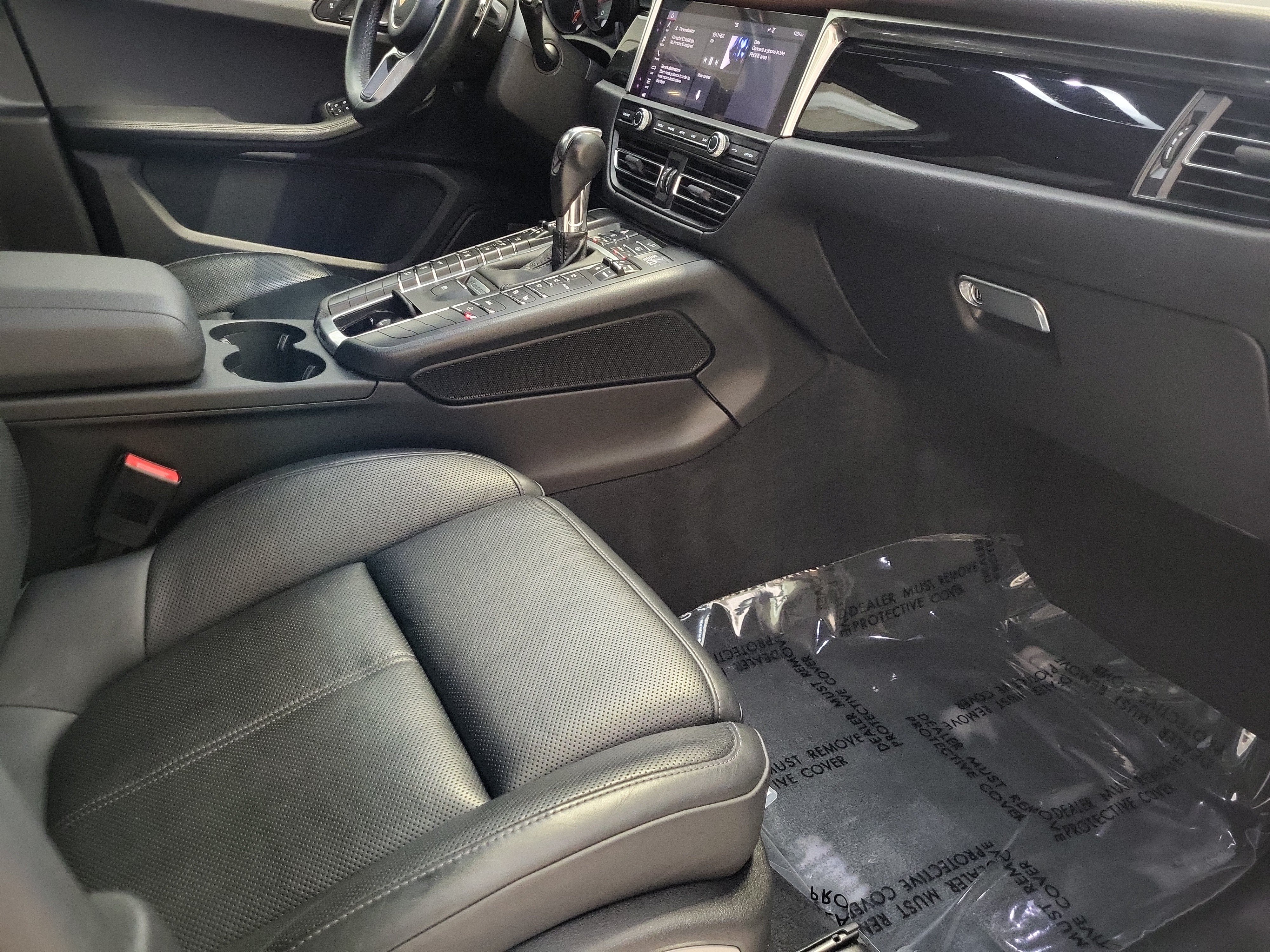 Certified 2019 Porsche Macan S AWD/4WD image 28