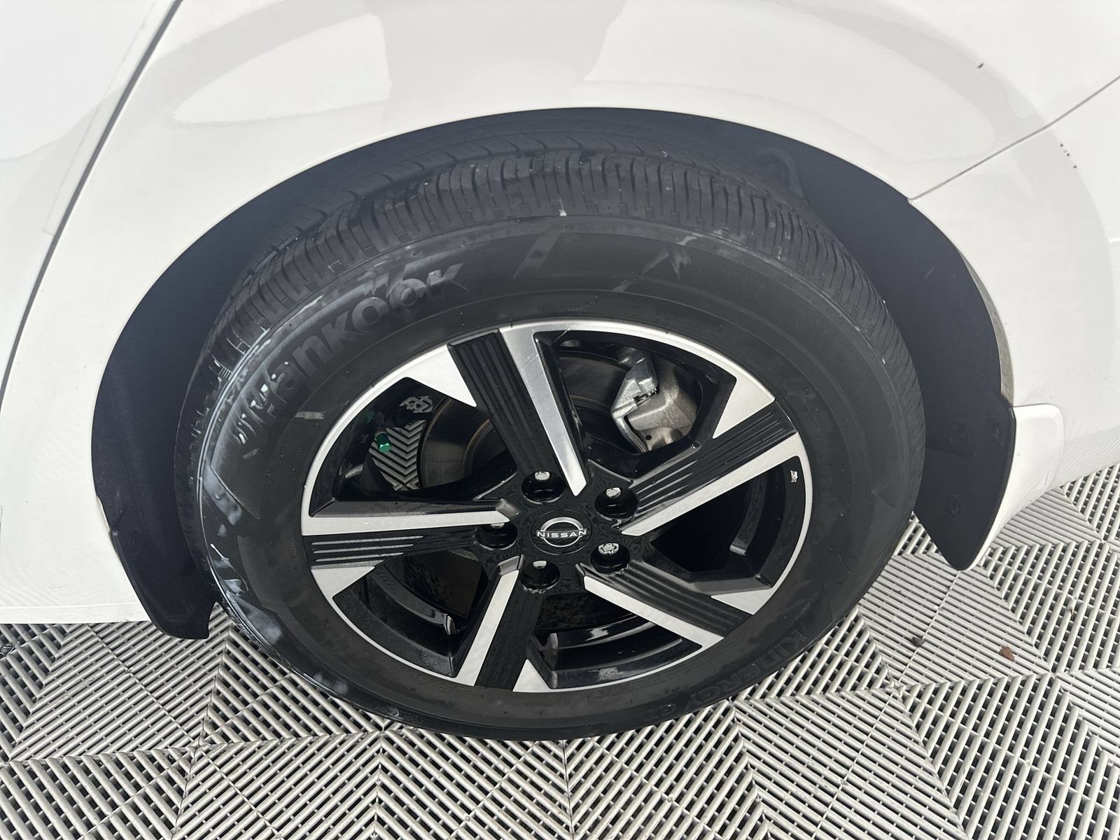 Certified 2024 Nissan Sentra SV FWD image 10