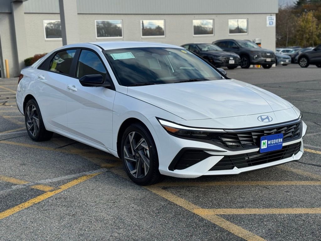 New 2025 Hyundai Elantra Sport image 7