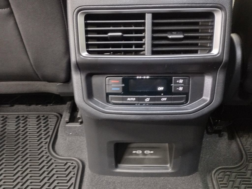 New 2026 Volkswagen Atlas SE image 36