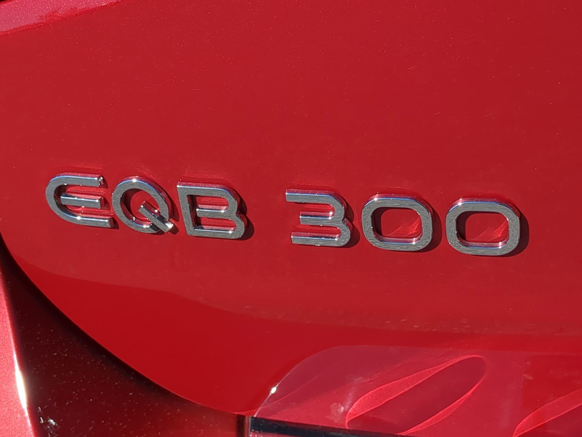 Used 2024 Mercedes-Benz EQB 300 4MATIC image 40