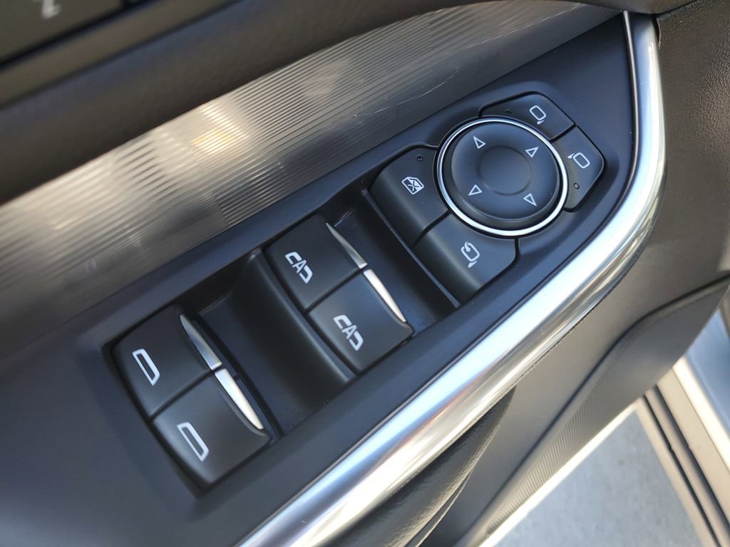 Used 2024 Cadillac XT4 Premium Luxury image 21