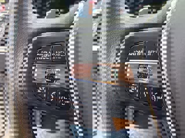 Used 2021 BMW 330e w/ Convenience Package RWD image 11