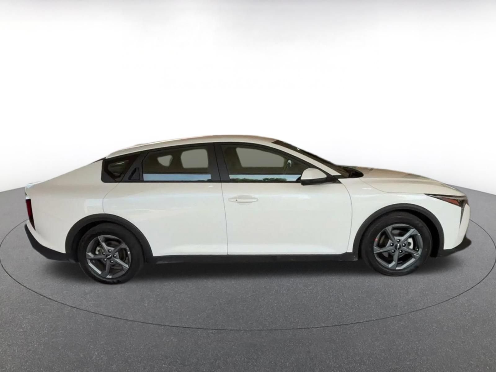 Used 2025 Kia K4 FWD image 15