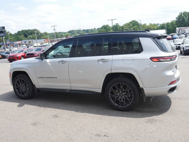 Used 2025 Jeep Grand Cherokee L Summit w/ Advanced Protech Group IV AWD/4WD image 11