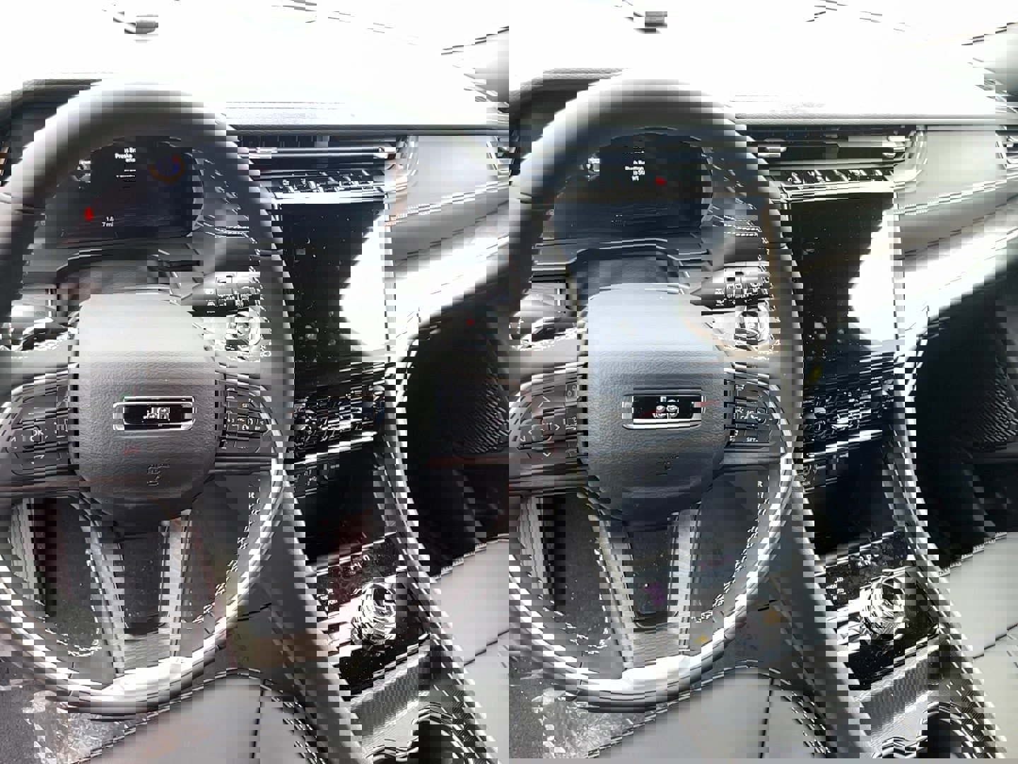 New 2025 Jeep Grand Cherokee Limited w/ Trailer Tow Package image 14