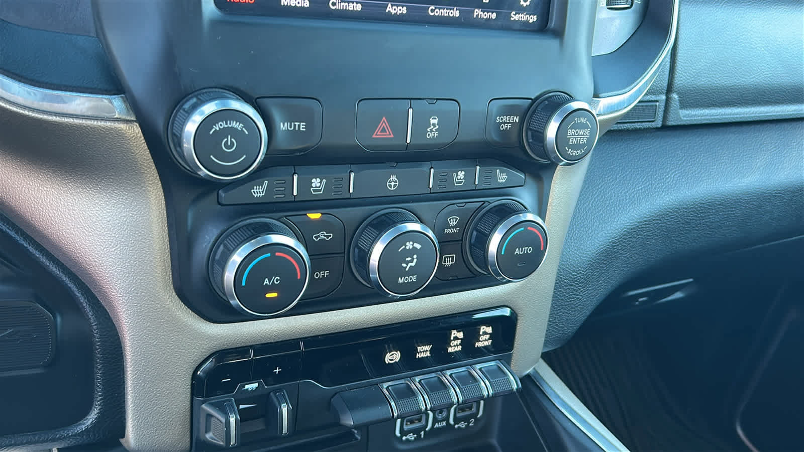 Used 2019 RAM 2500 Laramie AWD/4WD image 14