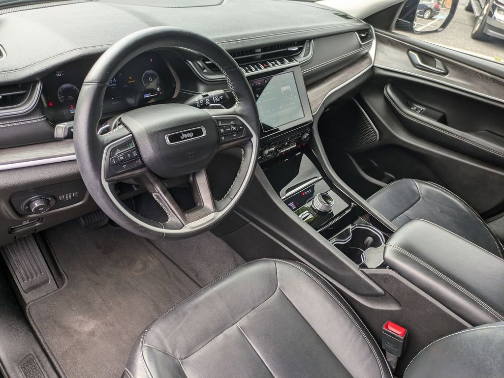 Used 2022 Jeep Grand Cherokee L Limited image 11