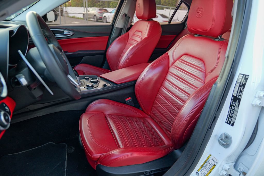 Used 2017 Alfa Romeo Giulia Ti w/ TI 19" Sport Package AWD/4WD image 23