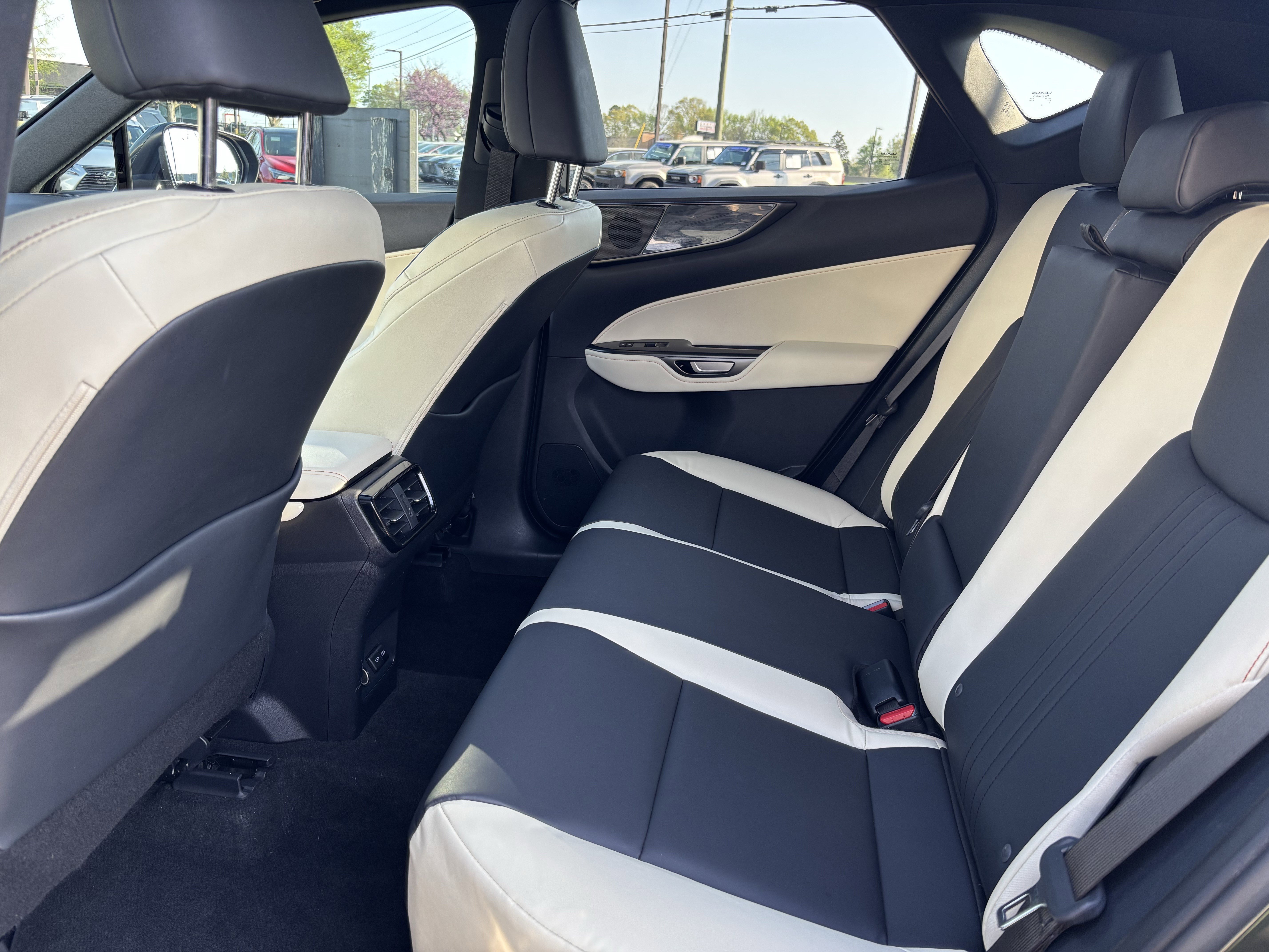 Used 2024 Lexus NX 250 FWD image 33