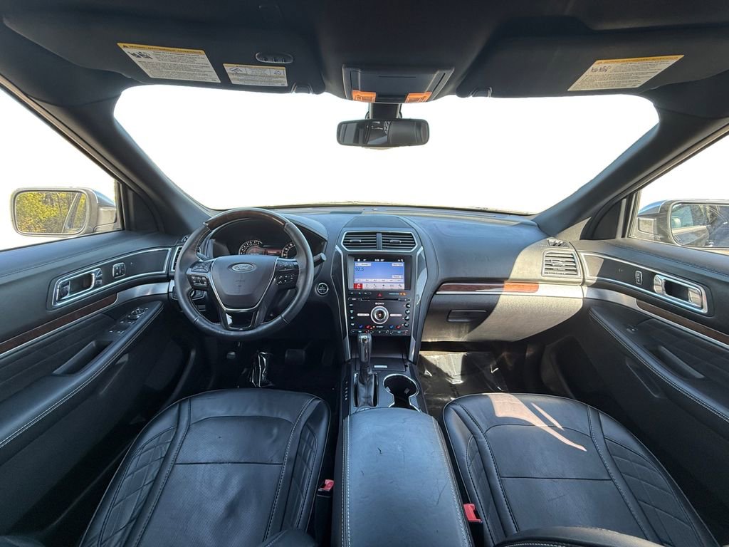 Used 2017 Ford Explorer Platinum image 13