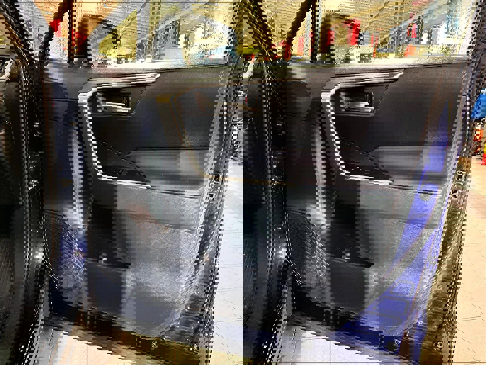 Used 2023 Toyota RAV4 XLE w/ Convenience Package image 12