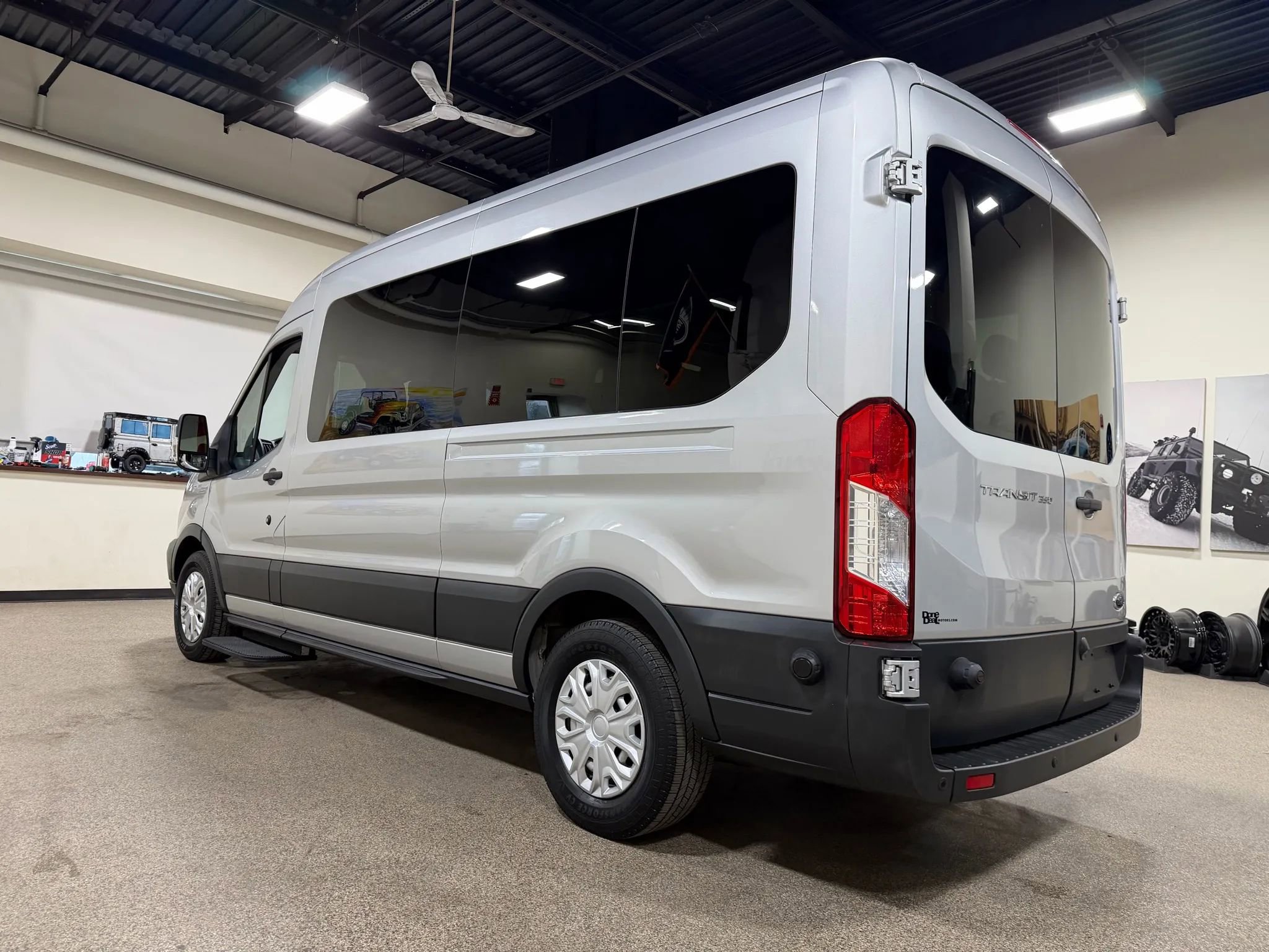 Used 2017 Ford Transit 350 XL RWD image 7