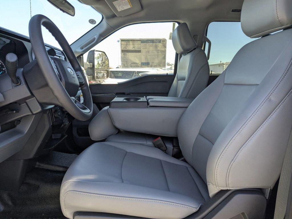 New 2025 Ford F350 XL w/ XL Chrome Package image 18