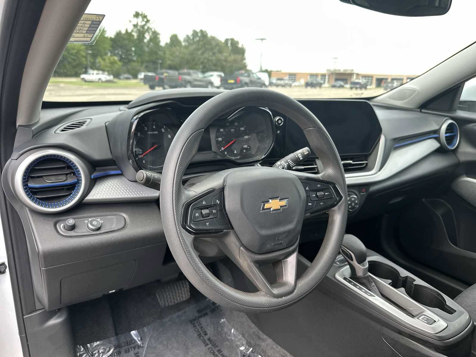 Used 2024 Chevrolet Trax LS w/ LS Convenience Package FWD image 16