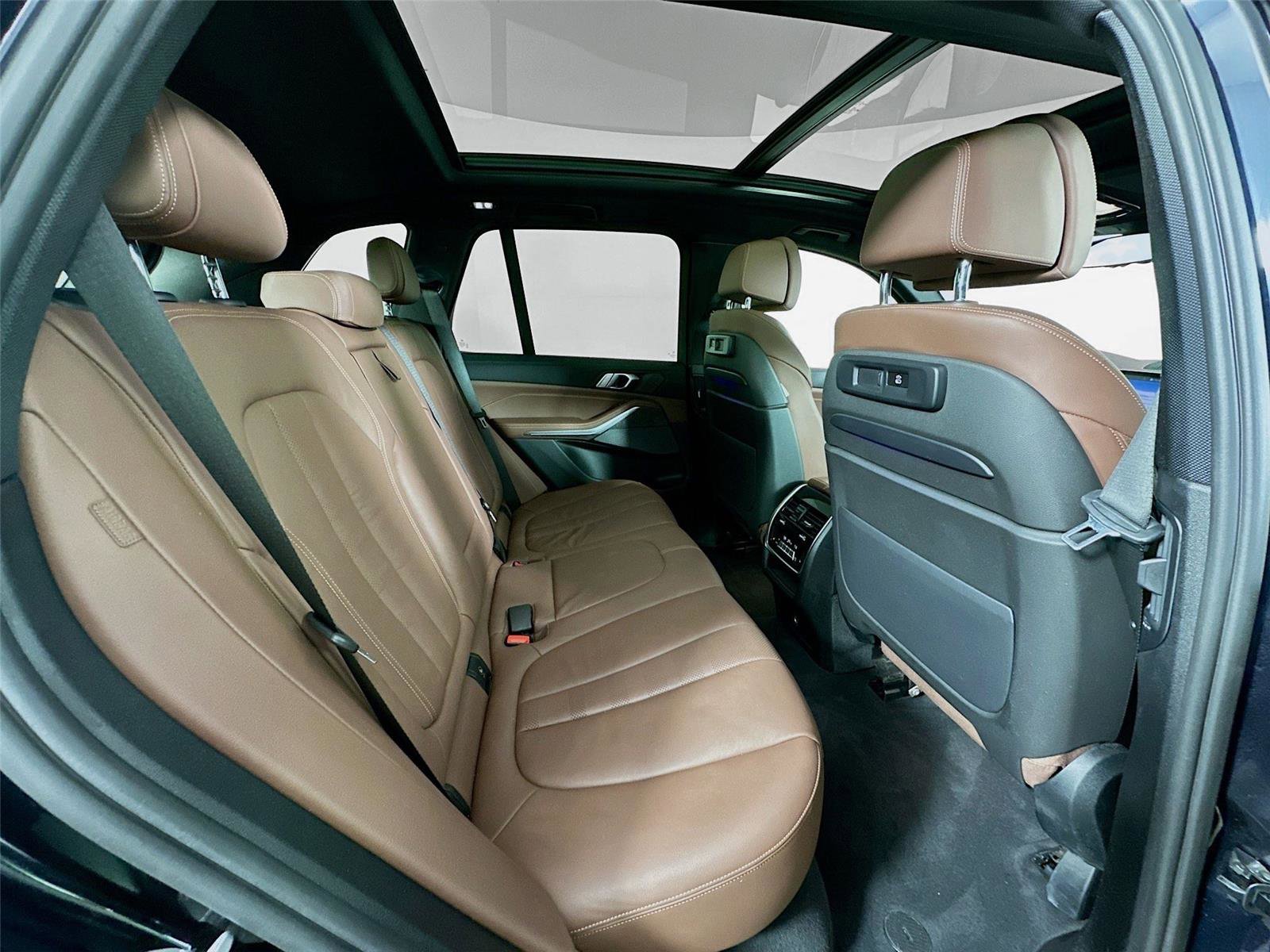 Used 2020 BMW X5 xDrive40i w/ M Sport Package image 29