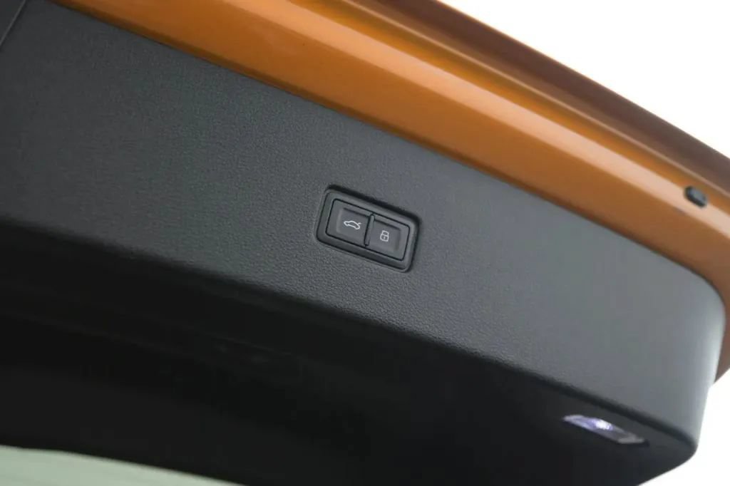 Used 2021 Audi Q8 Premium Plus AWD/4WD image 48