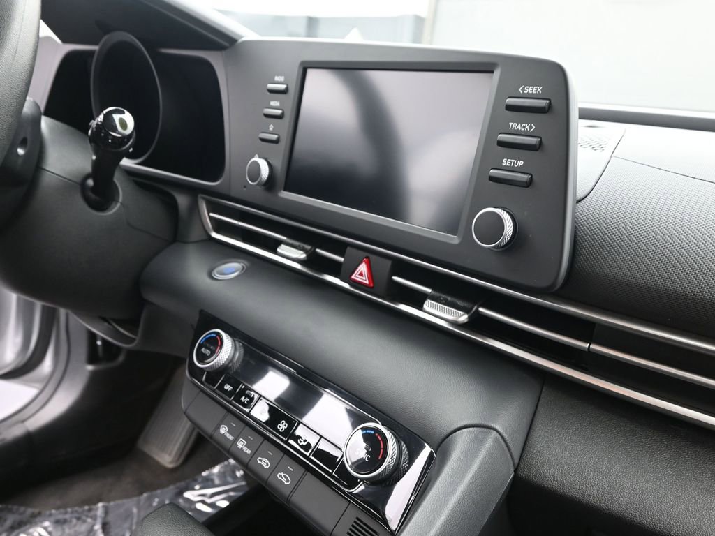 Used 2023 Hyundai Elantra SEL w/ Preferred Accessory Package FWD image 13