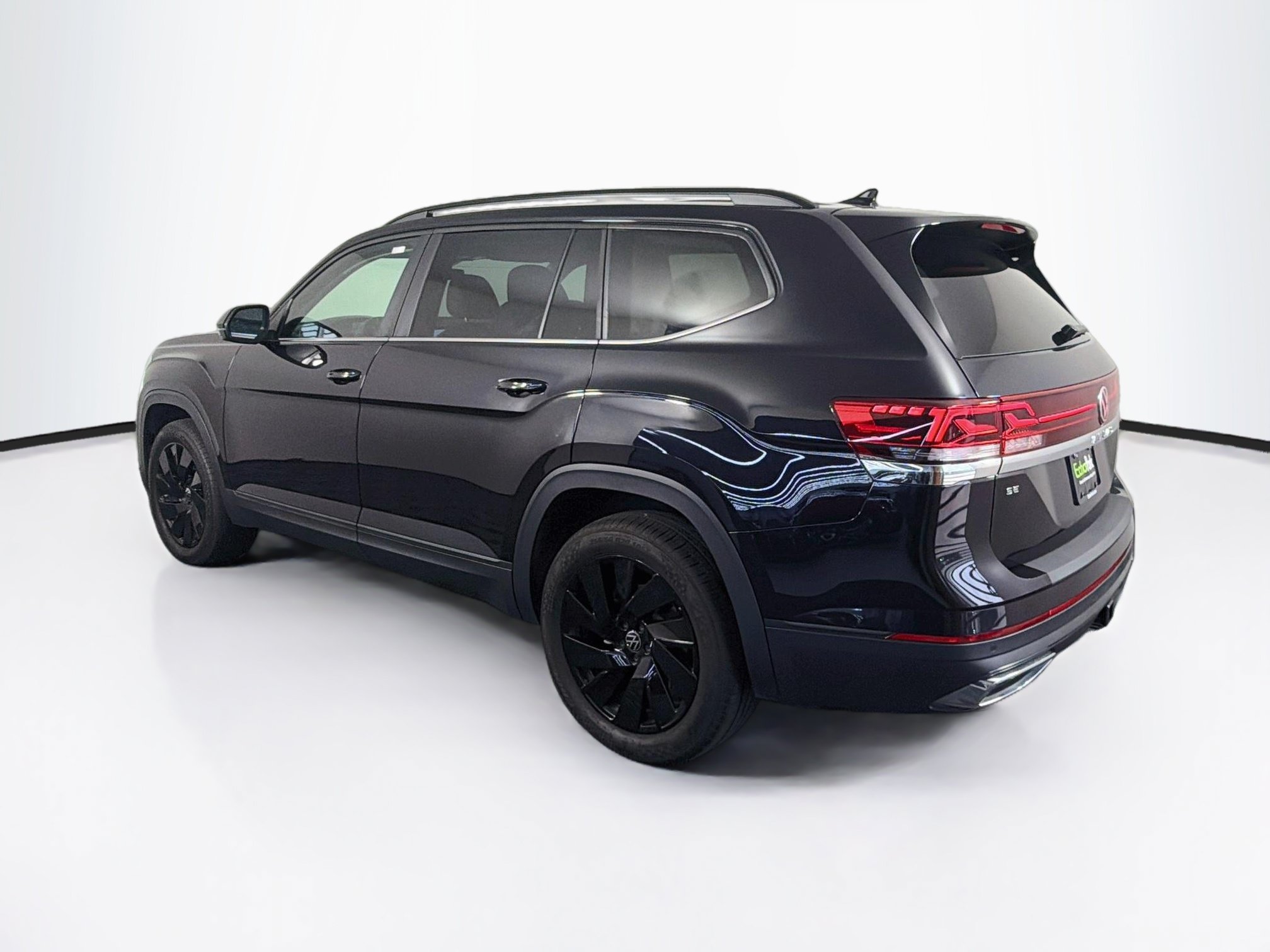 Used 2025 Volkswagen Atlas SE FWD image 5