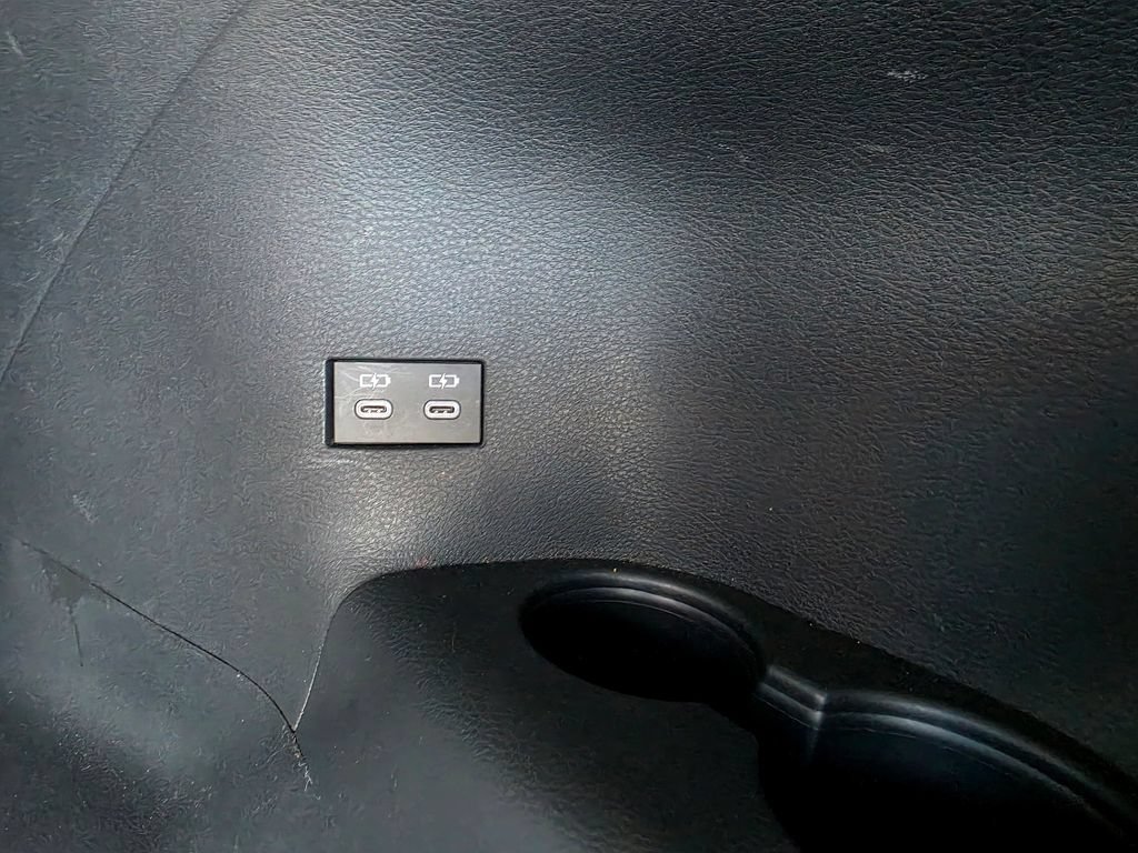 Used 2025 Toyota Sienna XLE FWD image 58