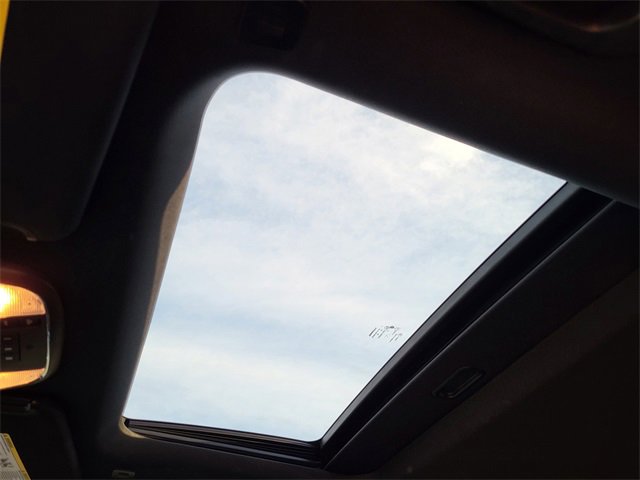 Used 2019 Dodge Charger SXT w/ Driver Confidence Group image 16