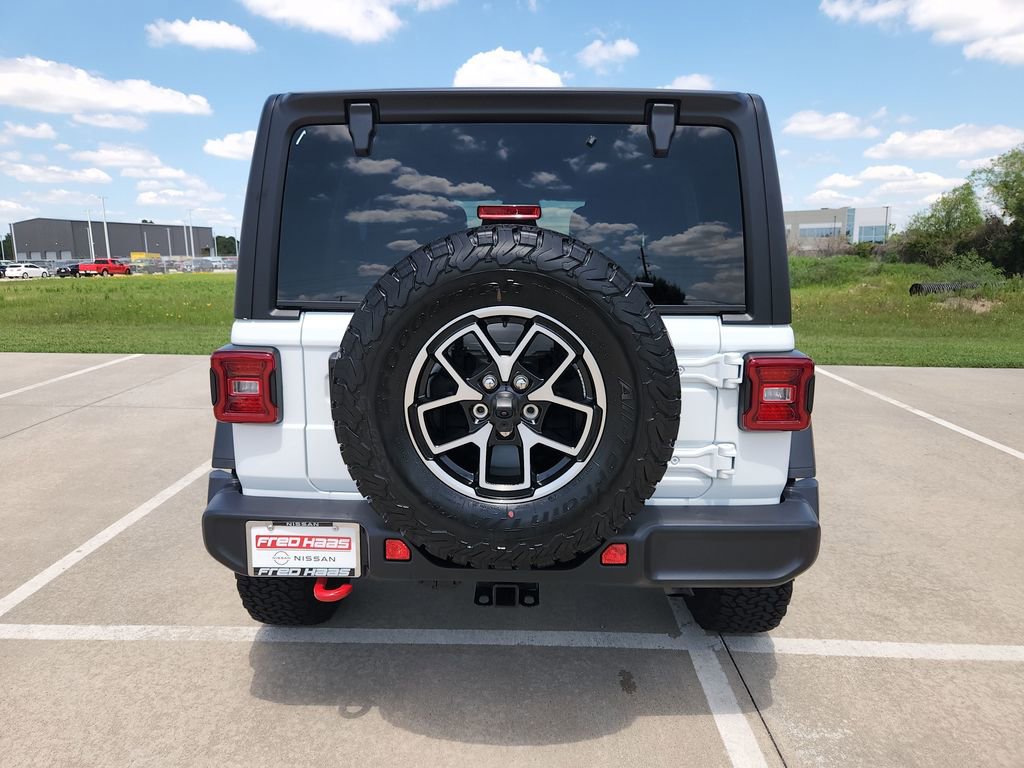 Used 2025 Jeep Wrangler Unlimited Rubicon AWD/4WD image 6