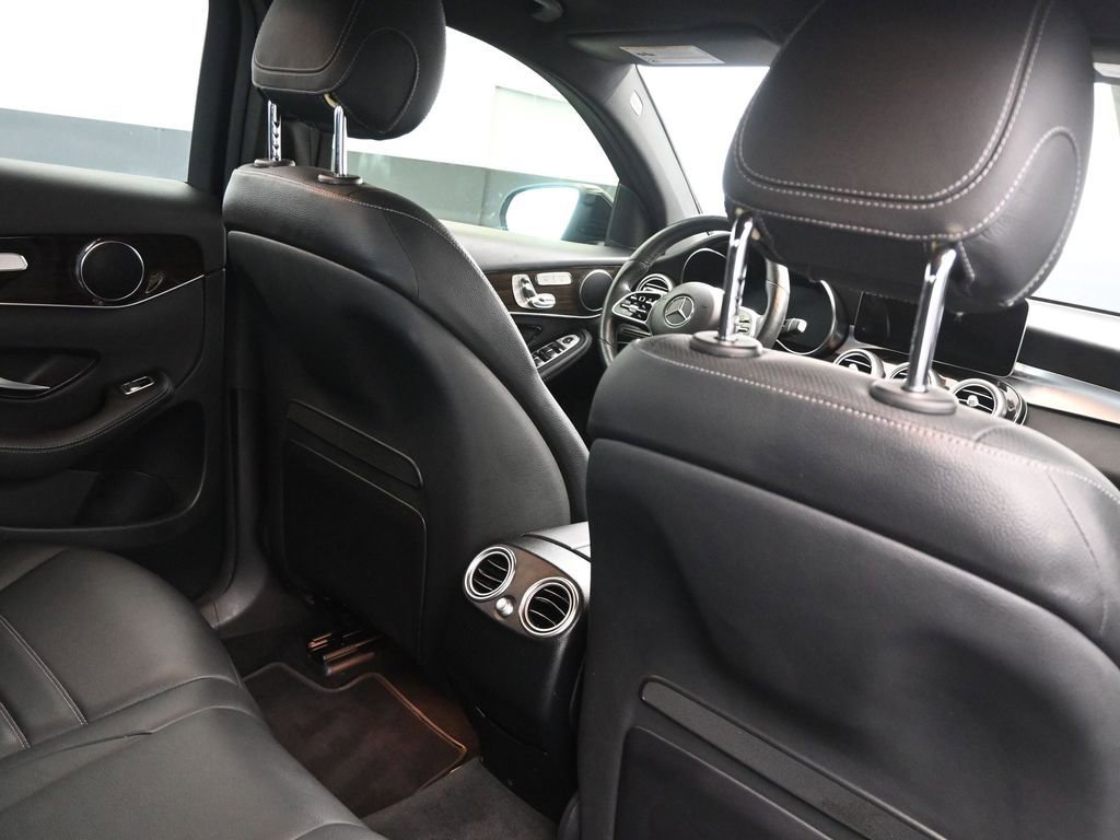 Used 2021 Mercedes-Benz GLC 300 4MATIC Coupe image 16