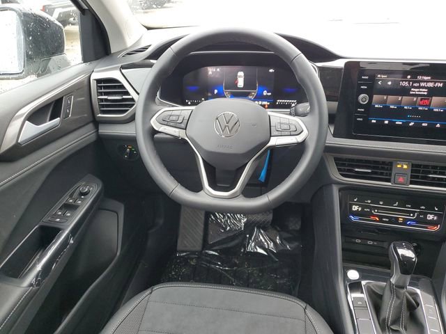New 2026 Volkswagen Taos SE image 9