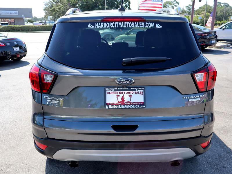Used 2019 Ford Escape Titanium image 4