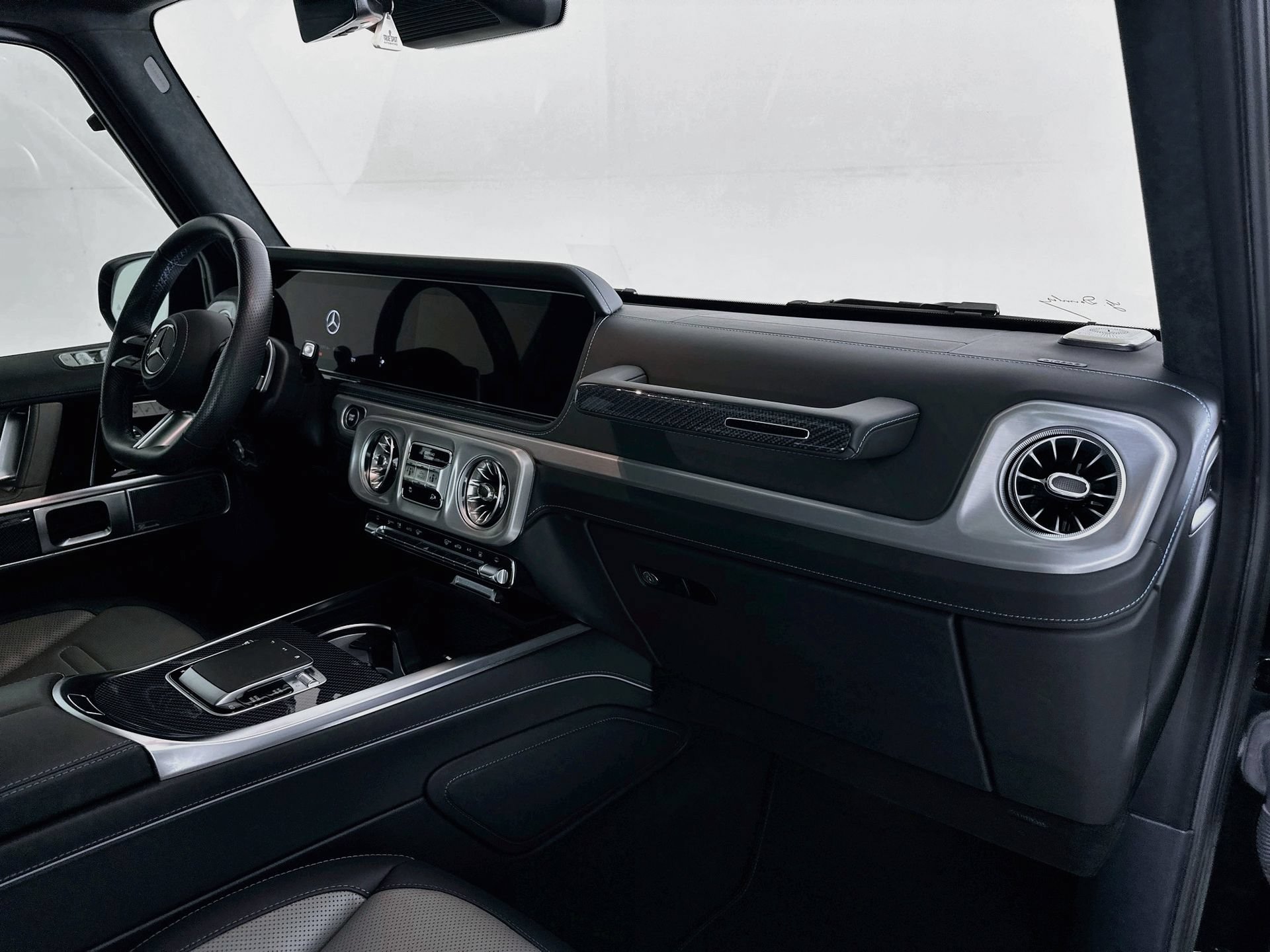 Used 2025 Mercedes-Benz G 580 w/ EQ Technology image 32