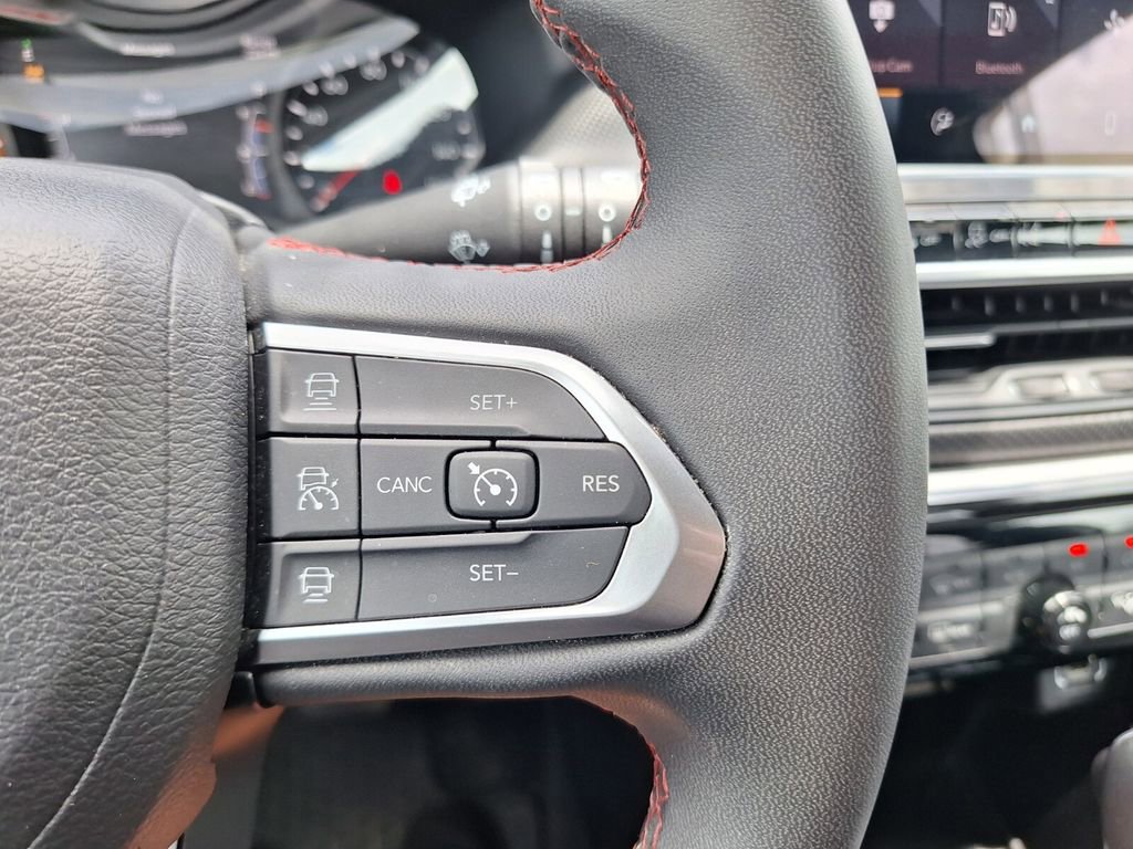 Used 2024 Jeep Compass Trailhawk AWD/4WD image 23