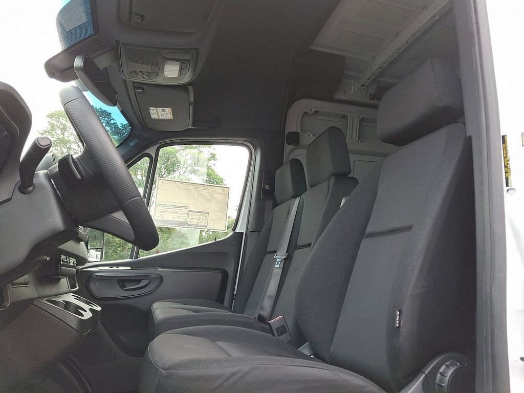 New 2025 Mercedes-Benz Sprinter 2500 image 10