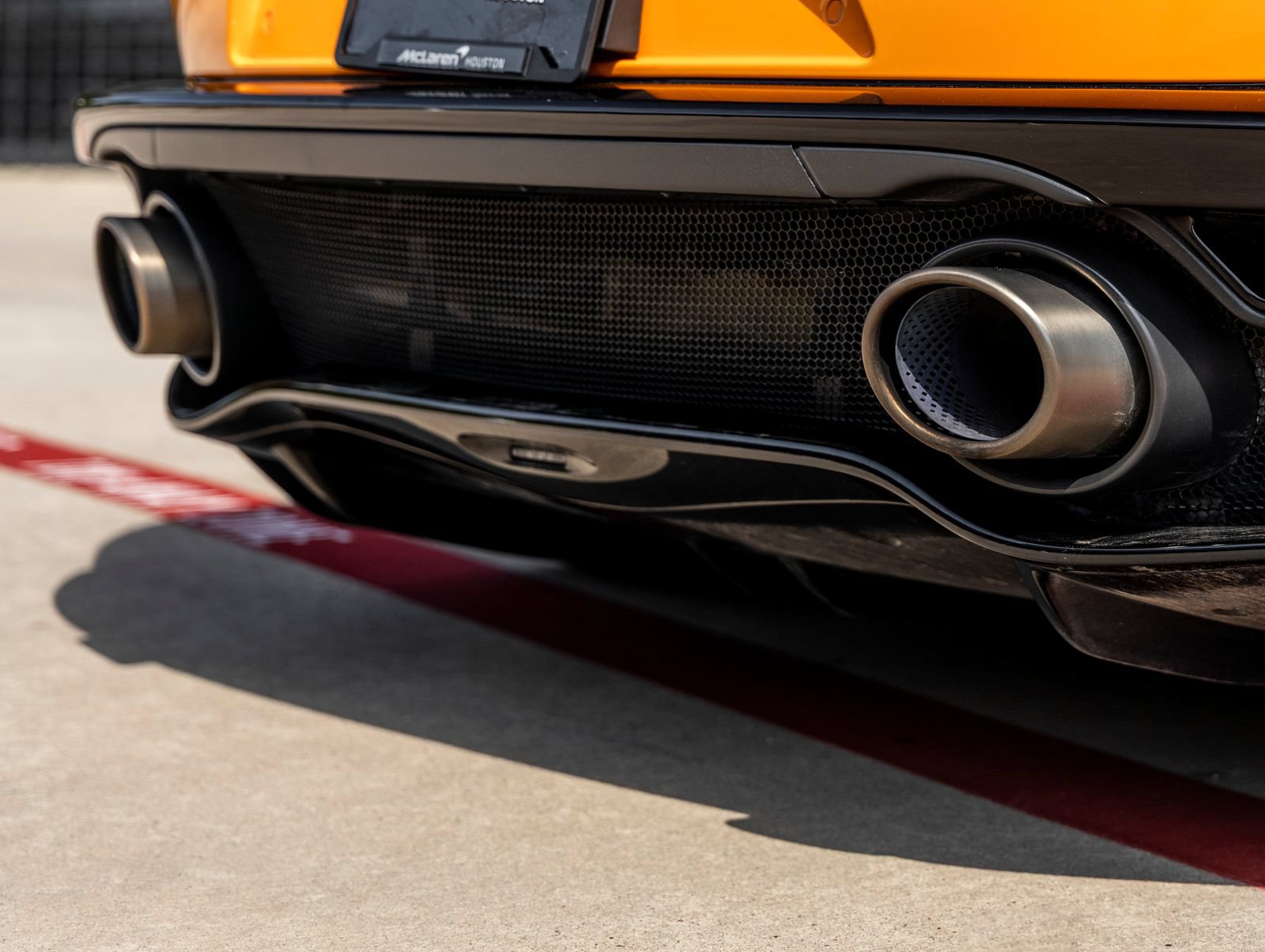 Used 2022 McLaren GT RWD image 15