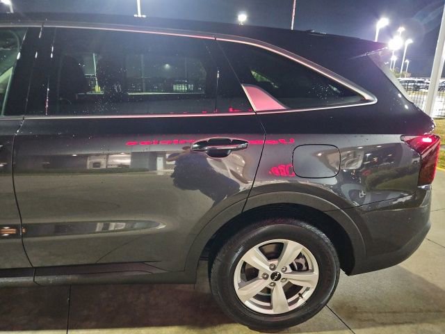 Used 2025 Kia Sorento LX image 18