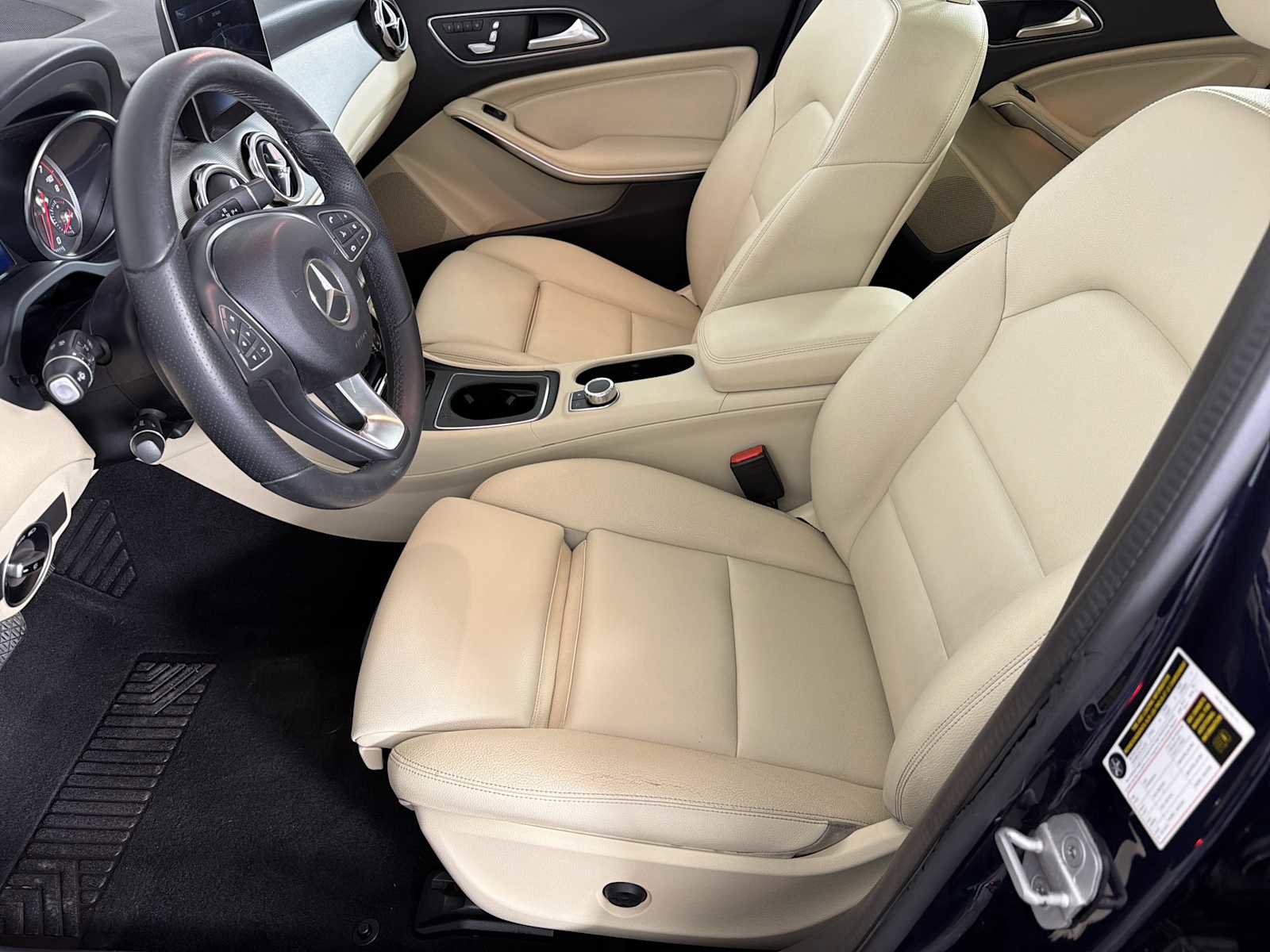 Used 2018 Mercedes-Benz GLA 250 image 8