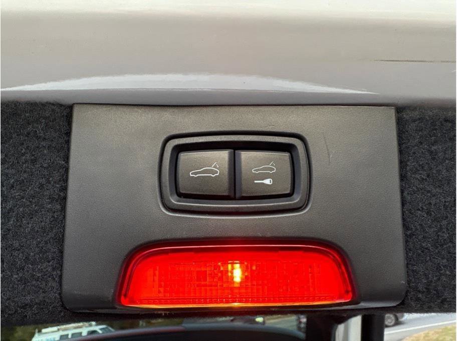 Used 2017 Porsche Cayenne Platinum Edition image 8