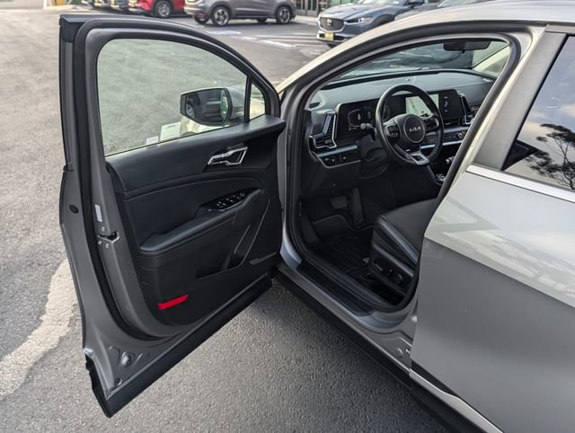 Used 2024 Kia Sportage EX FWD image 32