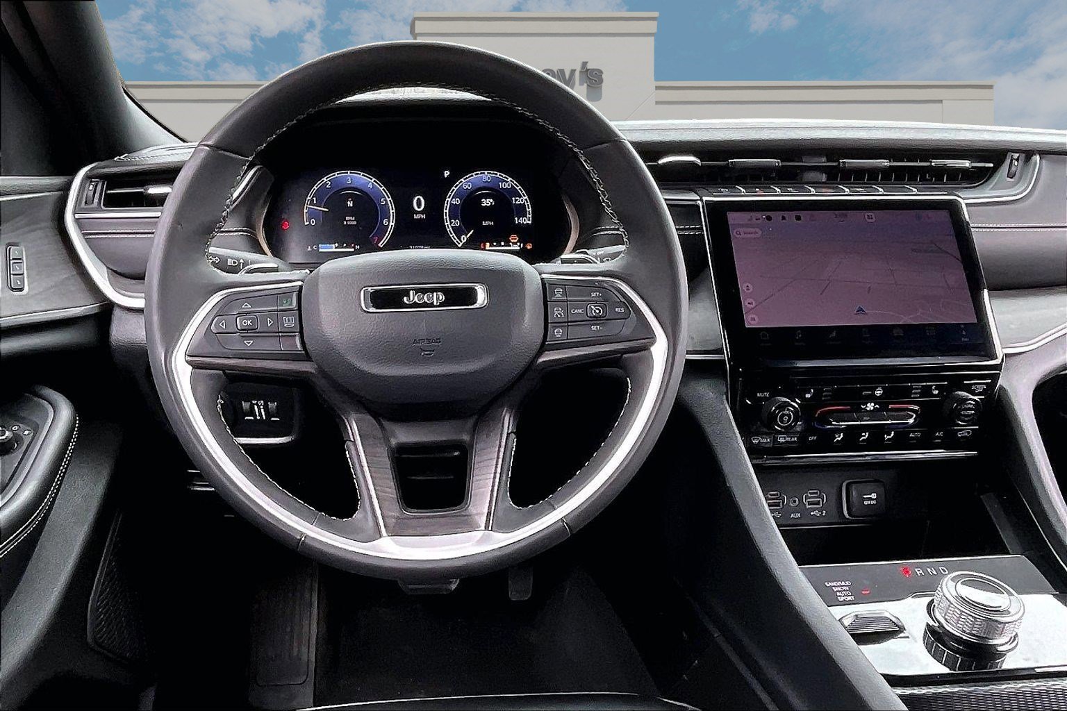 Certified 2025 Jeep Grand Cherokee Limited AWD/4WD image 5