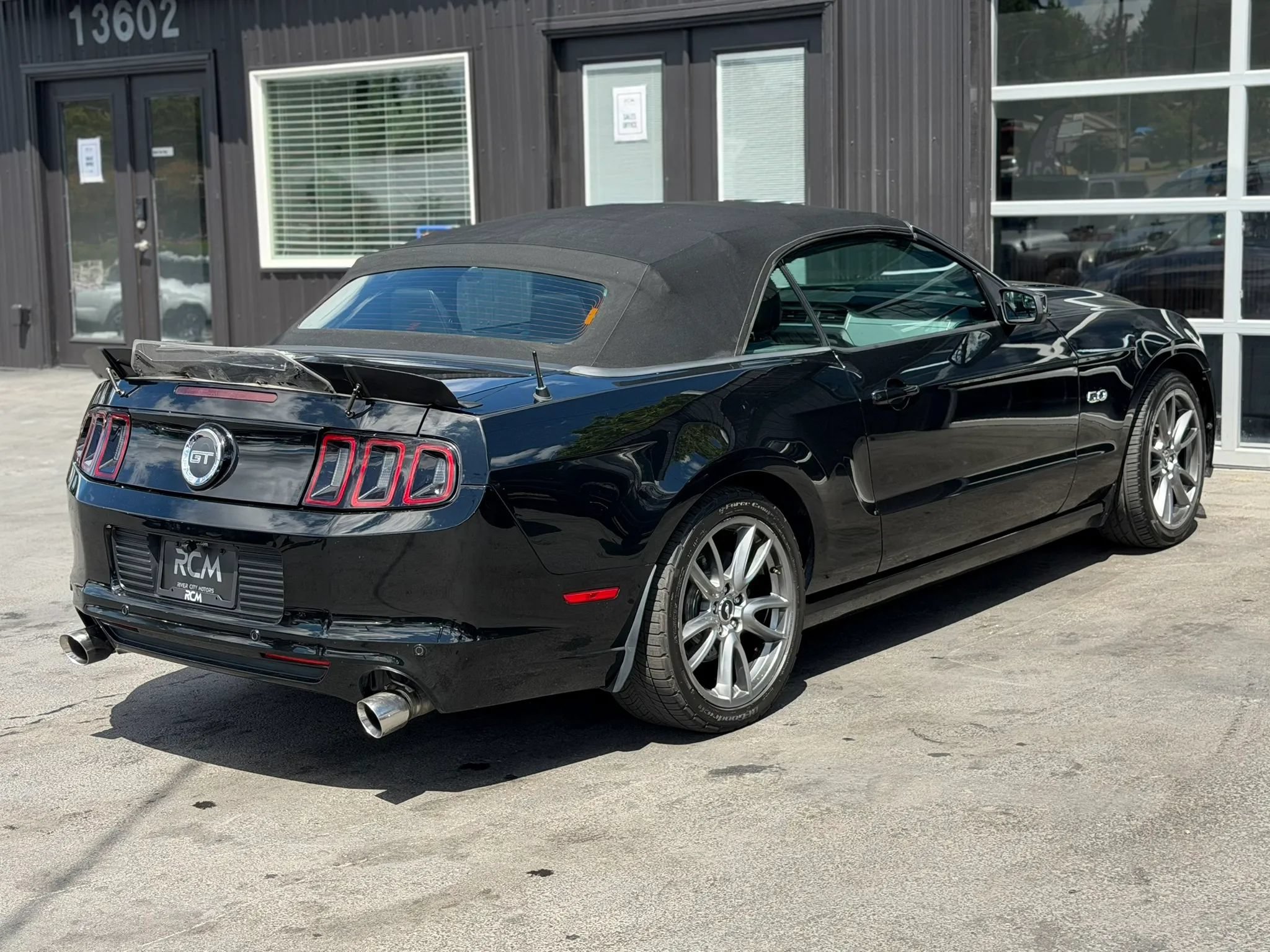 Used 2014 Ford Mustang GT w/ Electronics Package RWD image 11