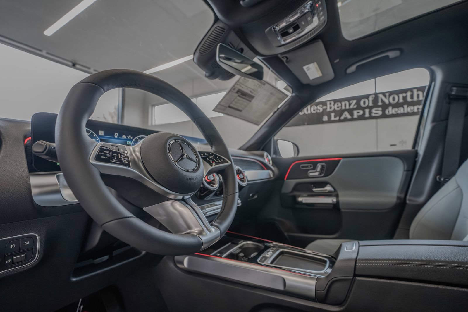 Used 2026 Mercedes-Benz GLB 250 4MATIC image 6