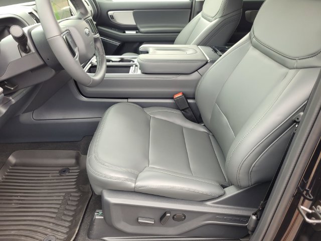 New 2026 Ford Expedition Active RWD image 8