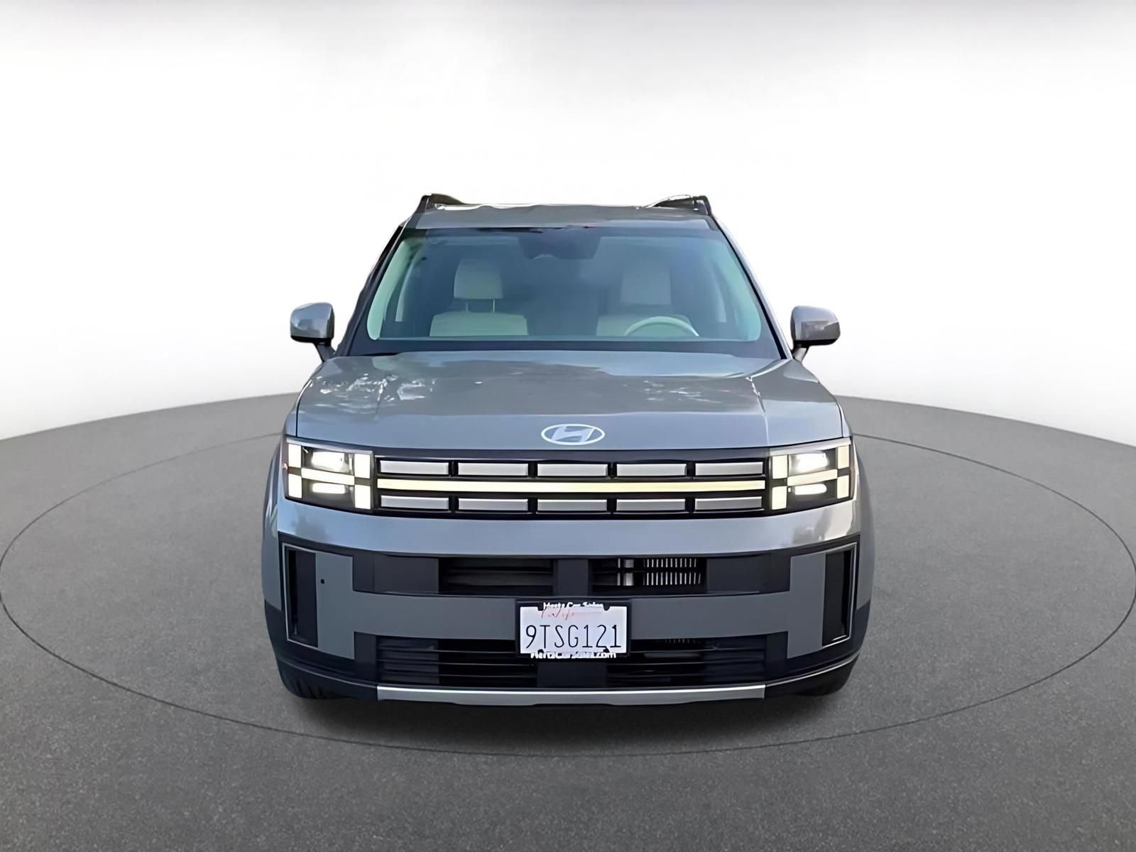 Used 2025 Hyundai Santa Fe SEL image 4