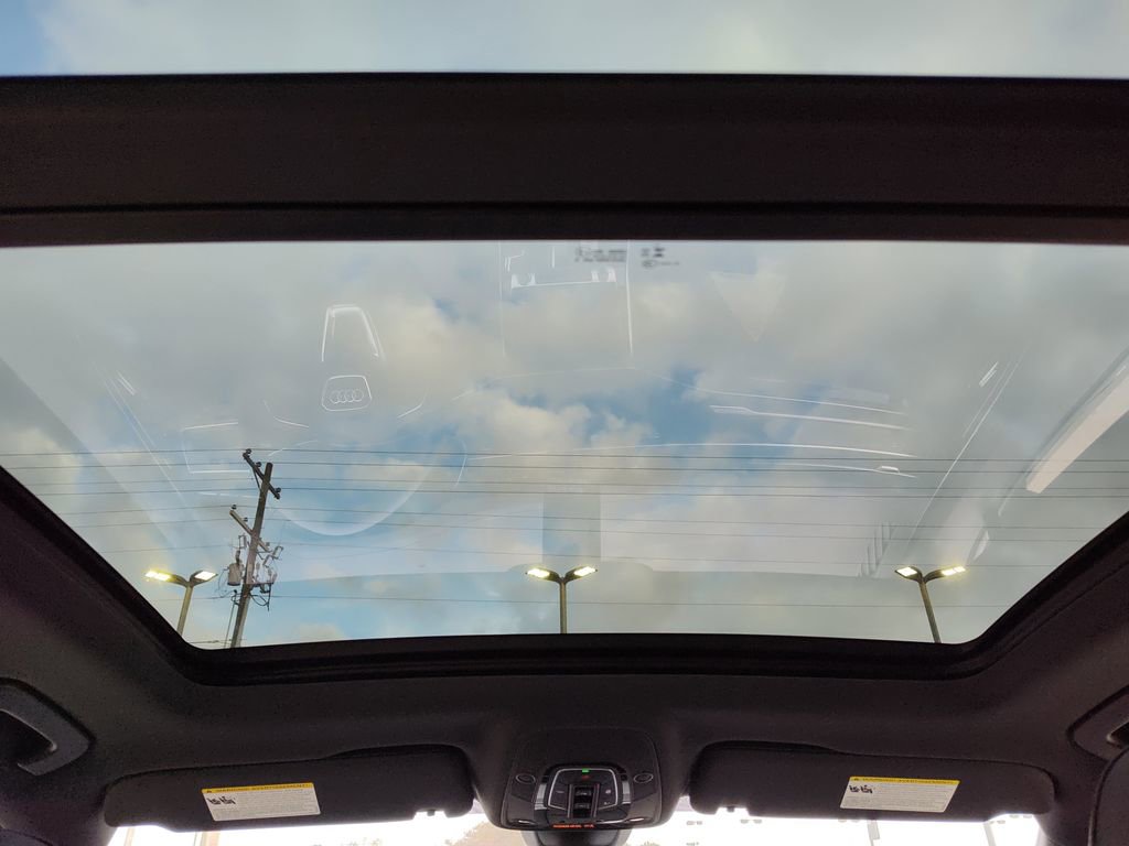 New 2026 Audi Q7 2.0T Premium image 11