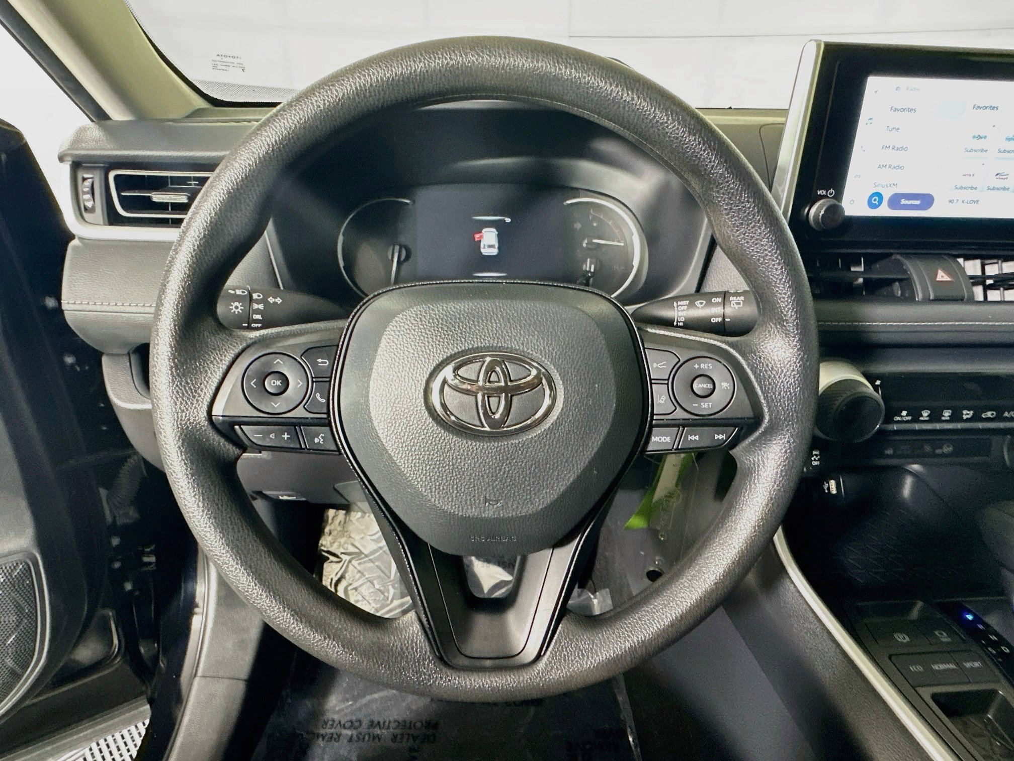 Used 2025 Toyota RAV4 LE FWD image 15