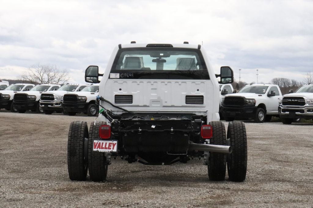New 2025 Ford F550 4x4 Regular Cab Super Duty image 4